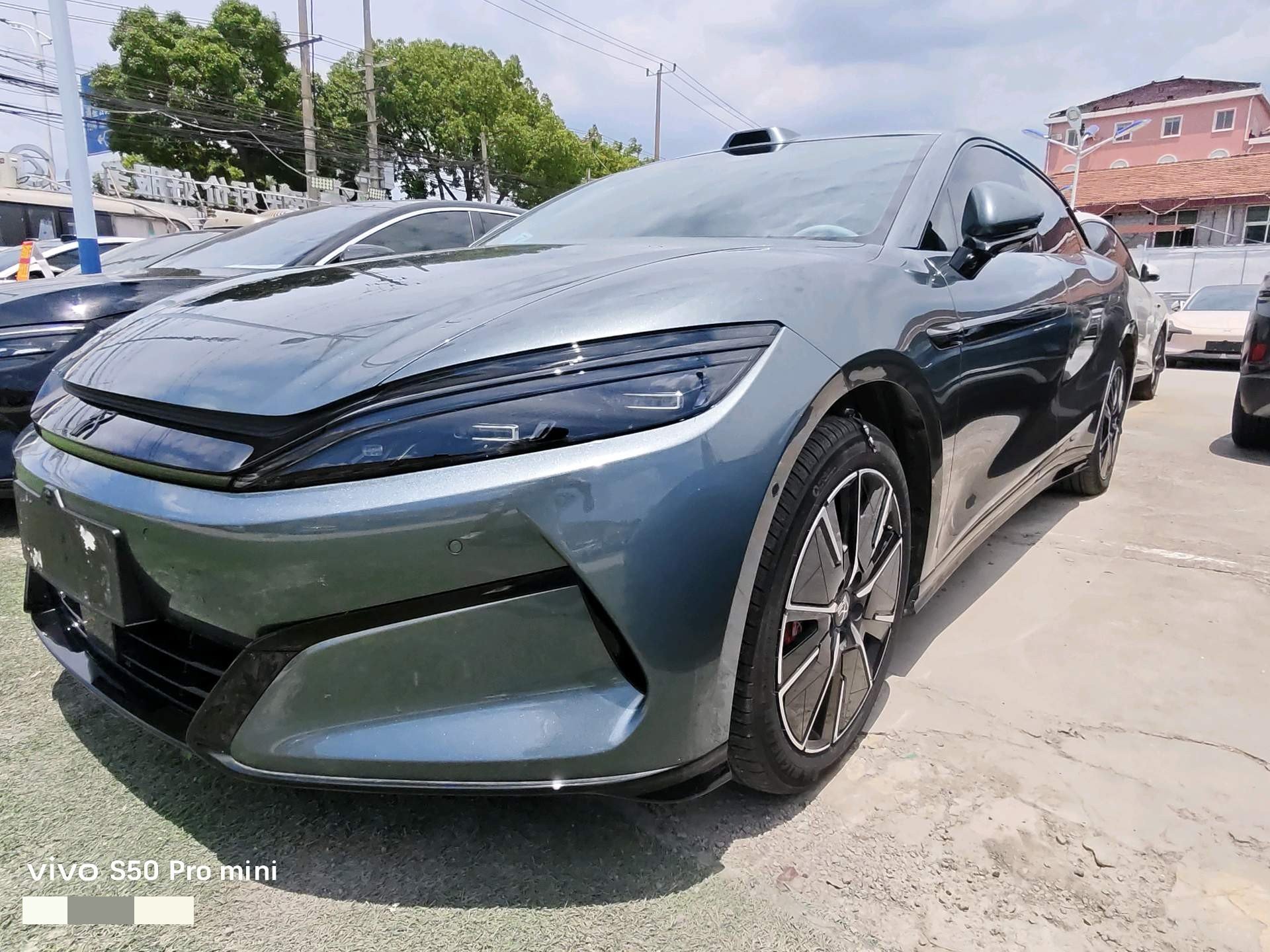 BYD HanL 2025 BYD HanL 2025 car image