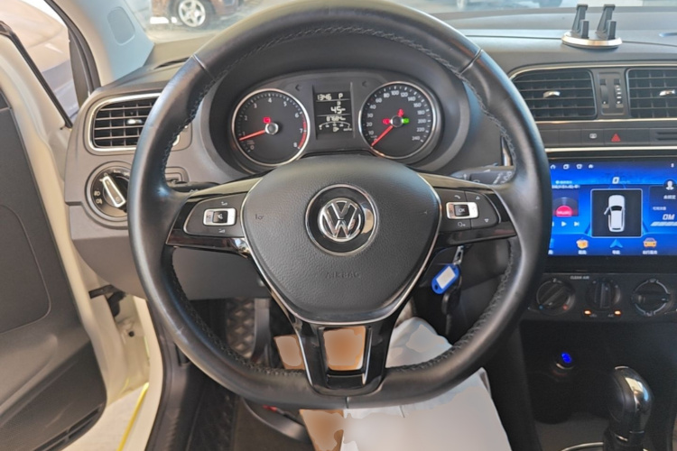 Volkswagen Polo 2017 #11 Volkswagen Polo 2017 car image #11