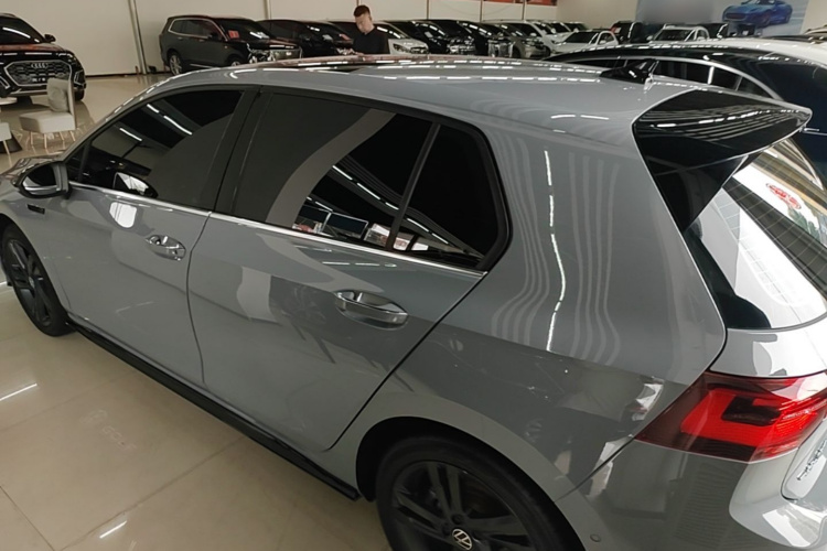 Volkswagen Golf 2021 car image #5