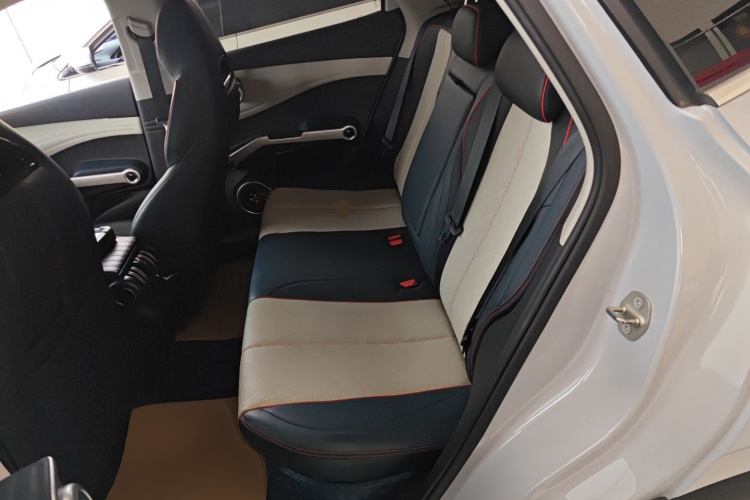 BYD Yuan Plus 2022 صورة سيارة #17