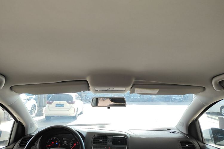 Volkswagen Polo 2016 car image #18