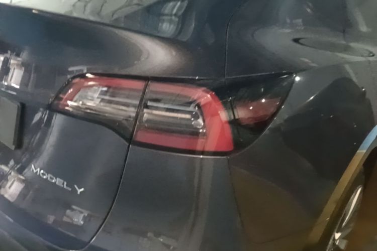 Tesla Model Y 2022 #8 Tesla Model Y 2022 car image #8