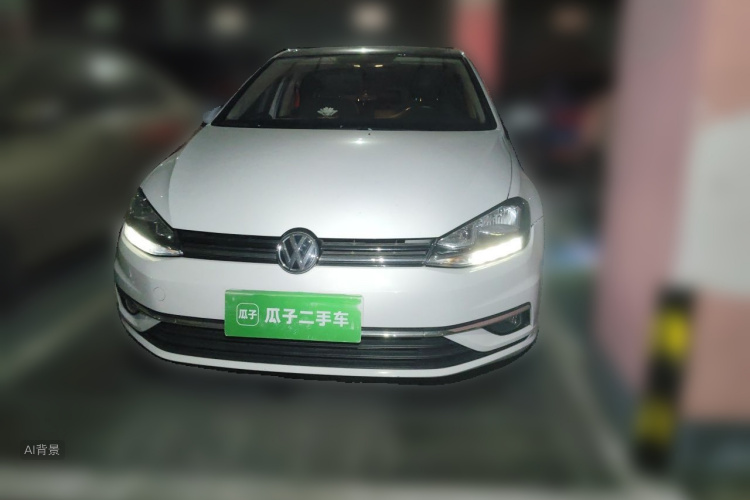 Volkswagen Golf 2018 car image #3