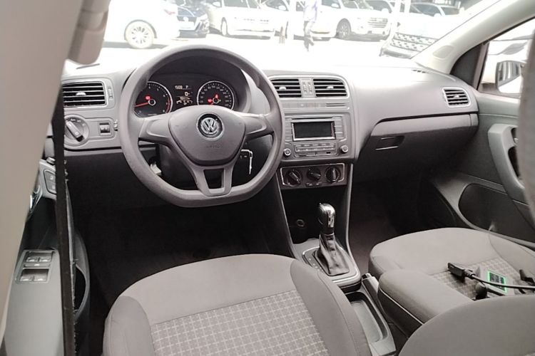 Volkswagen Polo 2015 #10 Volkswagen Polo 2015 car image #10