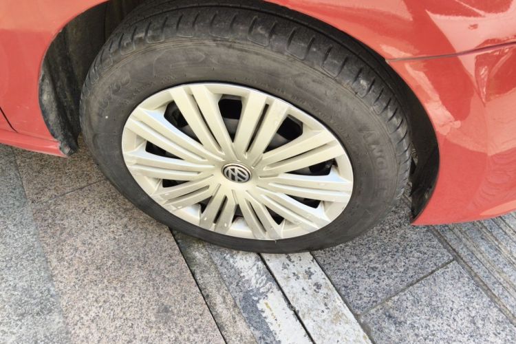 Volkswagen Polo 2016 car image #9