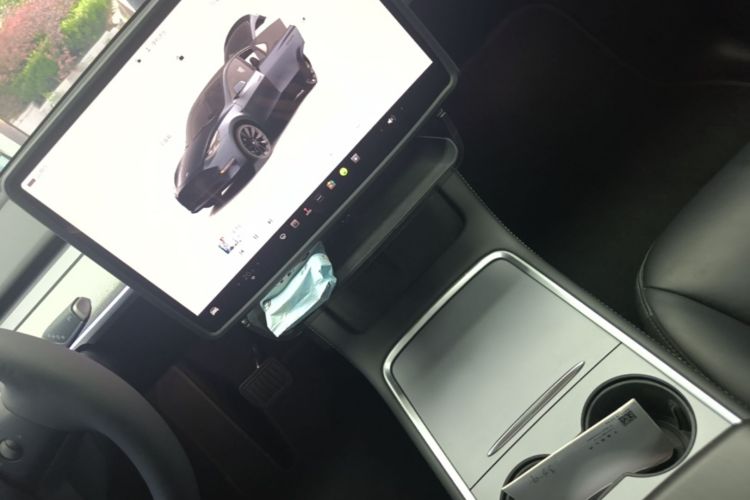 Tesla Model Y 2024 #14 Tesla Model Y 2024 car image #14