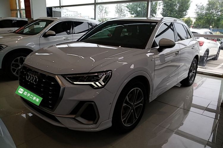 Audi Q3 2021 car image #2