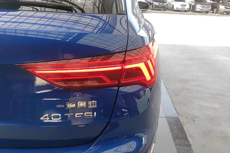 Audi Q3 2019 #8 Audi Q3 2019 car image #8