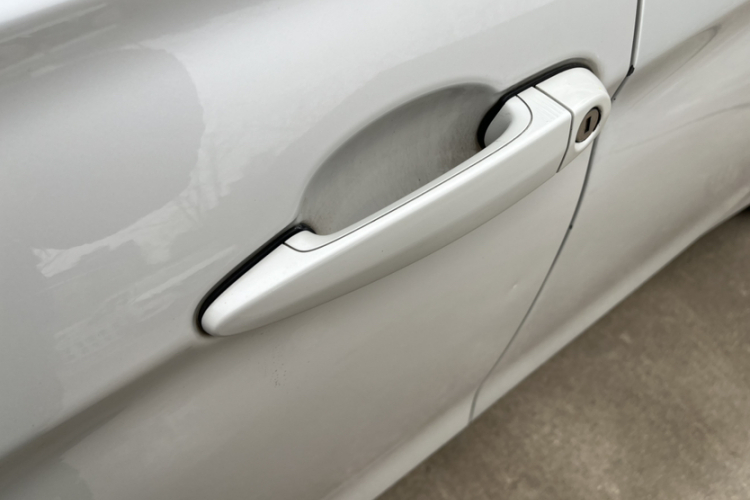 BMW 3 Series 2018 car image #8