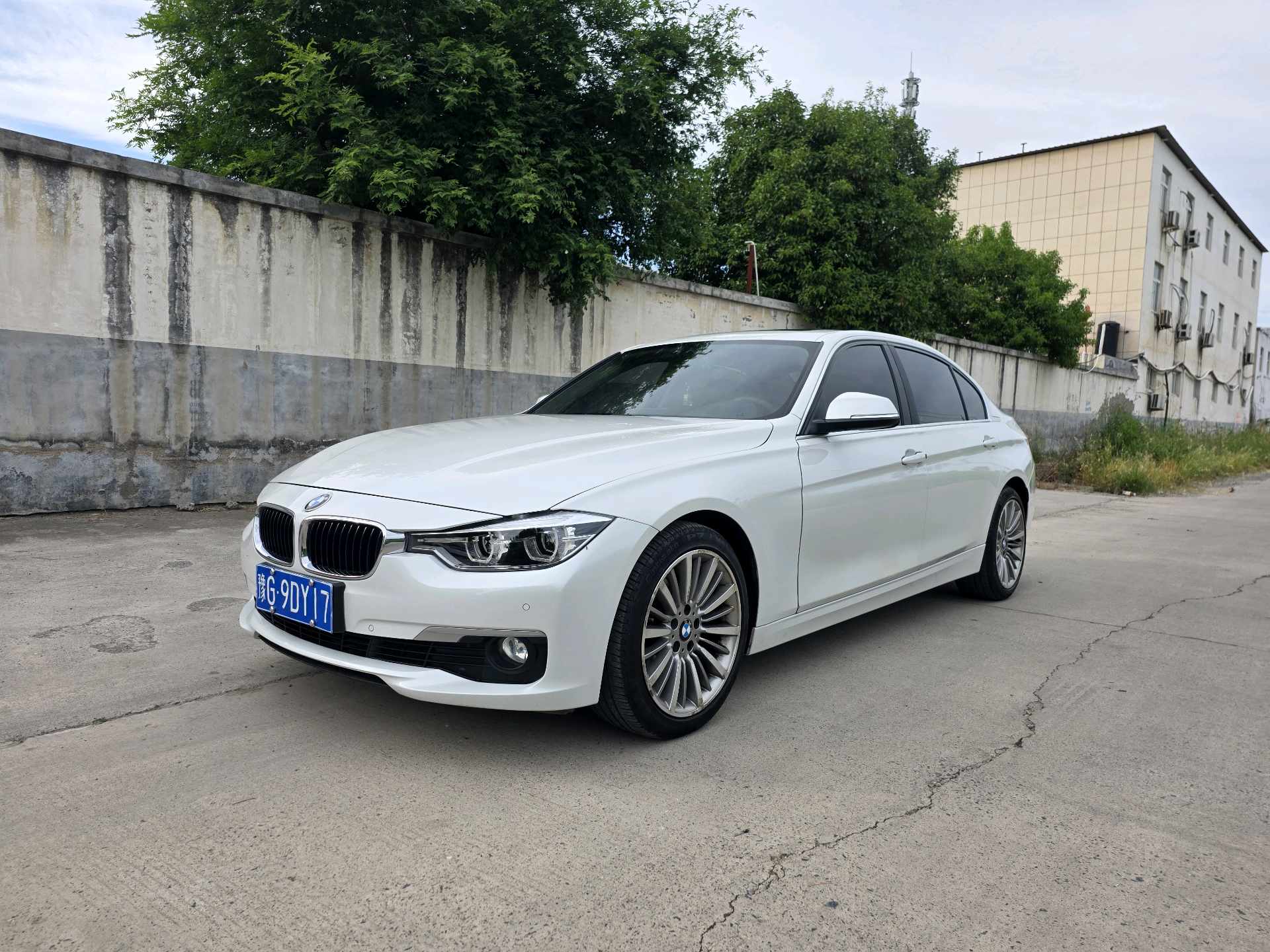 BMW 3 Series 2019 BMW 3 Series 2019 car image