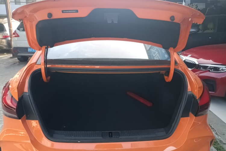 MG 5 2025 immagine di auto #19