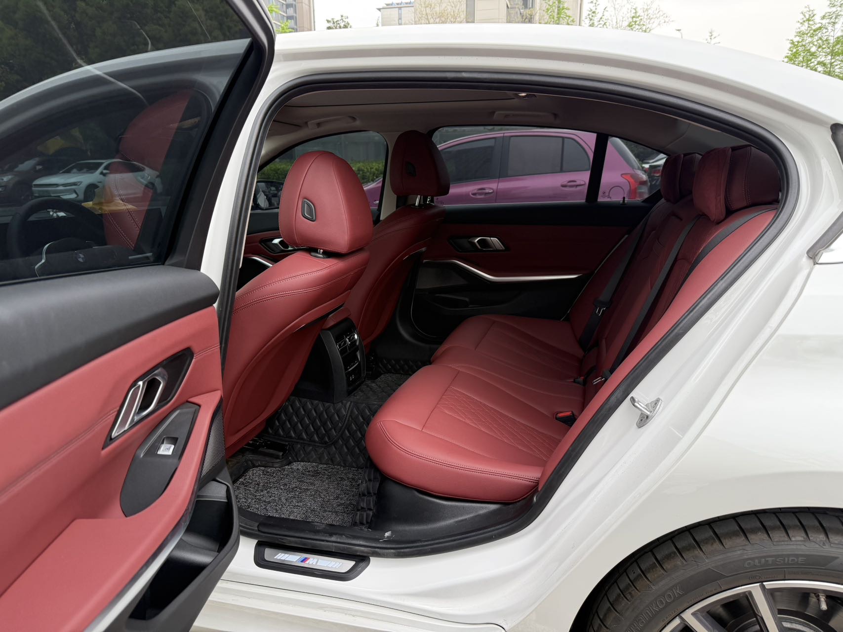 BMW 3 Series 2023 immagine di auto #3