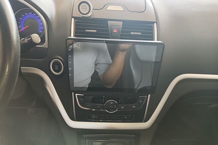 GEELY Emgrand 2015 #13 GEELY Emgrand 2015 car image #13