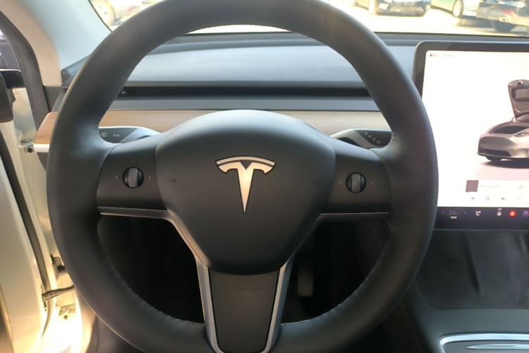 Tesla Model Y 2022 #11 Tesla Model Y 2022 immagine di auto #11