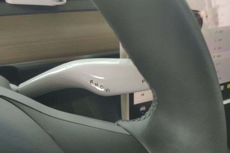 Tesla Model Y 2023 #14 Tesla Model Y 2023 car image #14