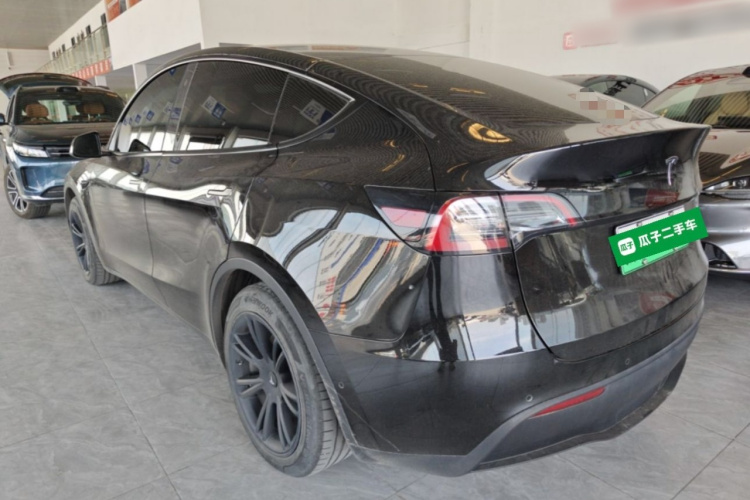 Tesla Model Y 2022 car image #5
