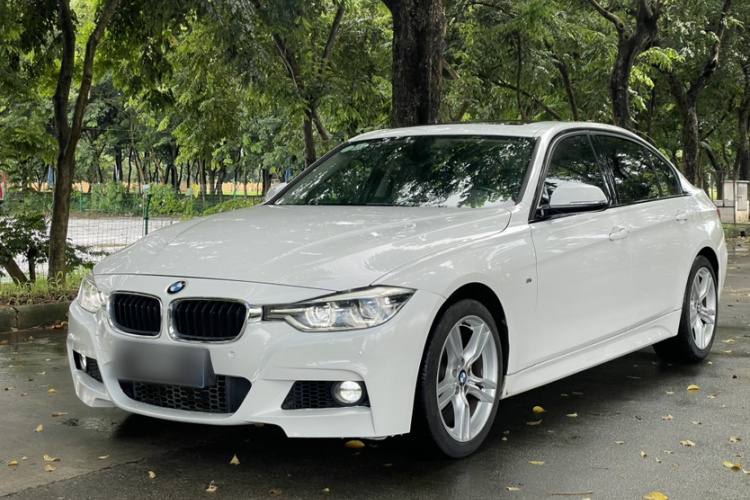 BMW 3 Series 2018 car image #2