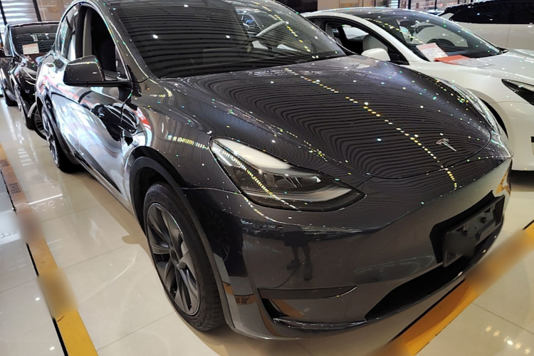 Tesla Model Y 2024 #4 Tesla Model Y 2024 car image #4