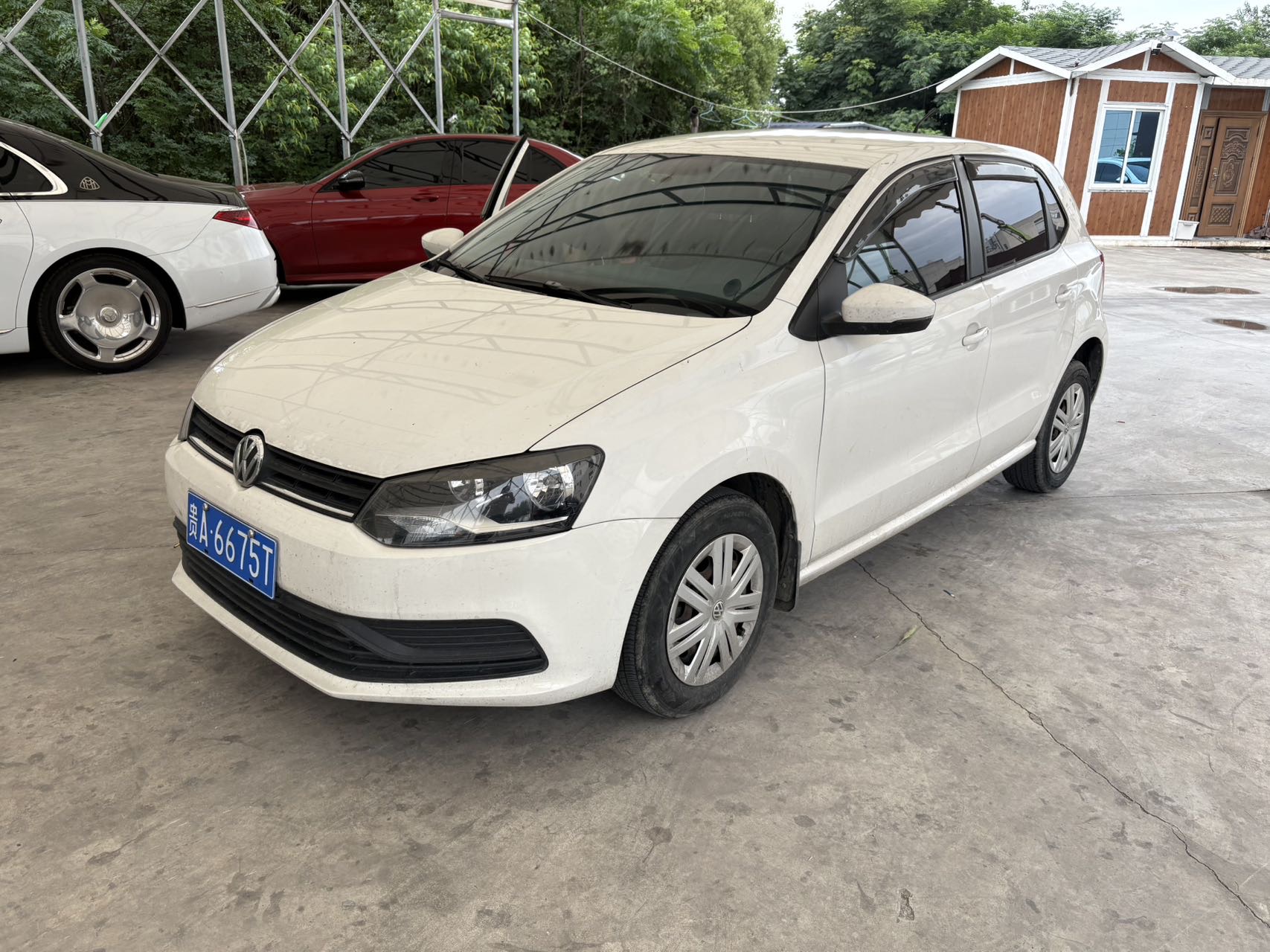 Volkswagen Polo 2016 car image 