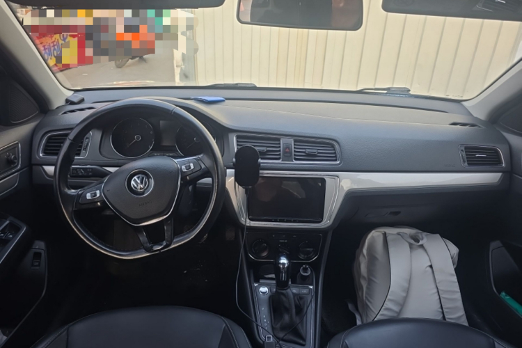Volkswagen Lavida 2018 car image #12