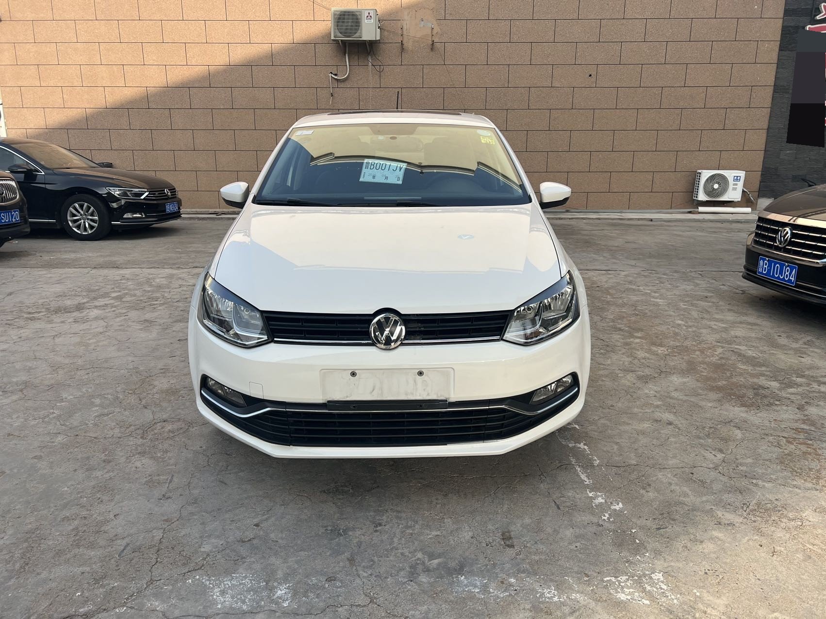 Volkswagen Polo 2018 car image #2