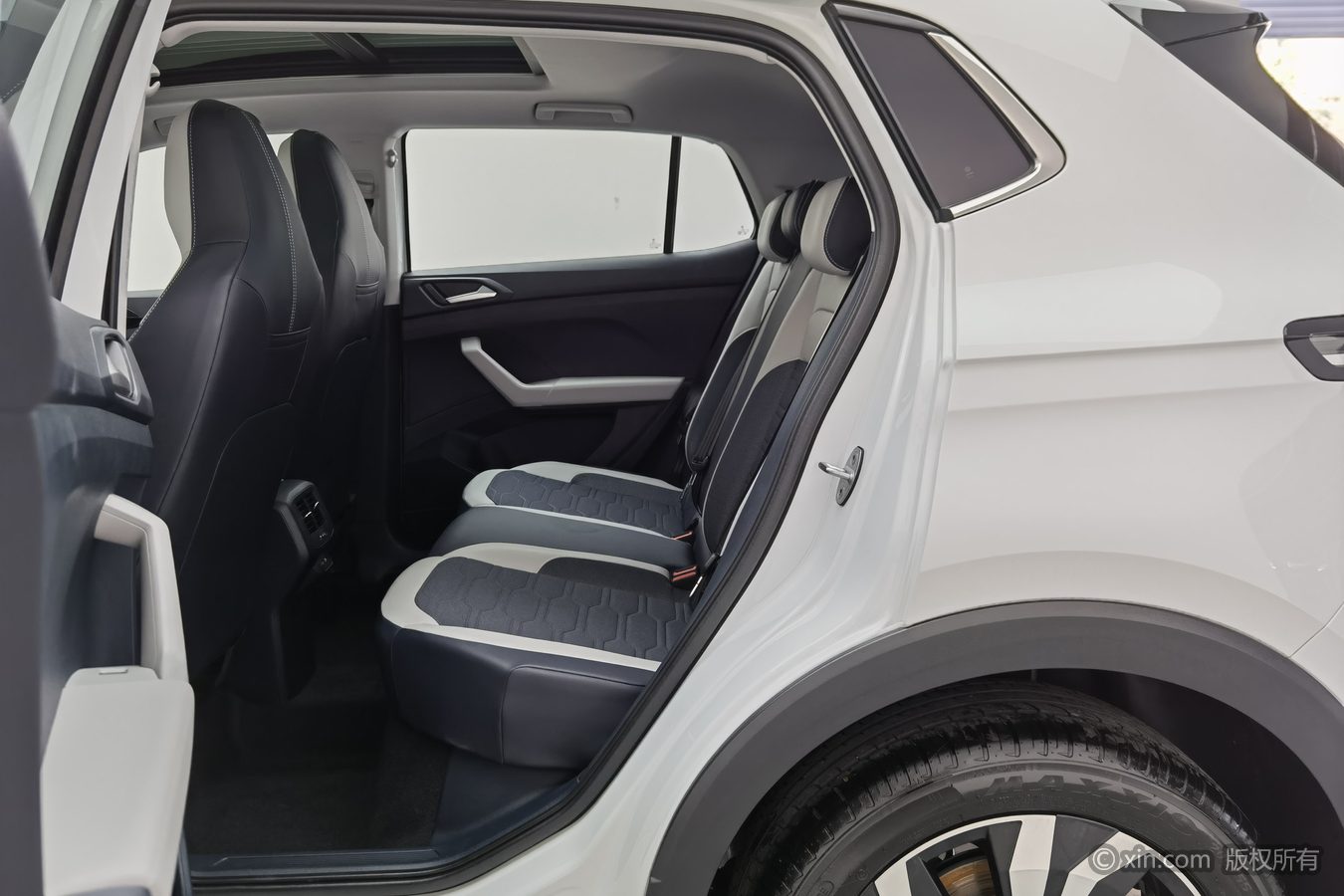 Volkswagen Tharu 2026 car image #16