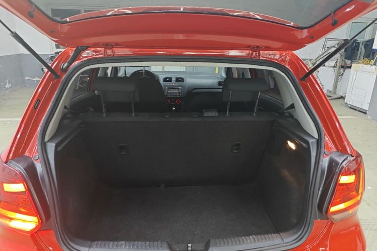 Volkswagen Polo 2018 car image #19