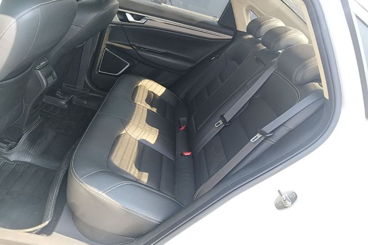 GEELY Emgrand GL 2018 car image #17