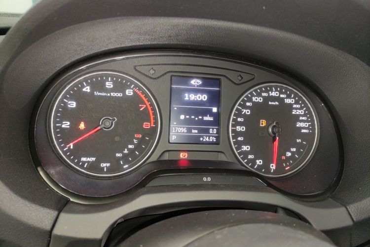 Audi A3 2019 car image #12
