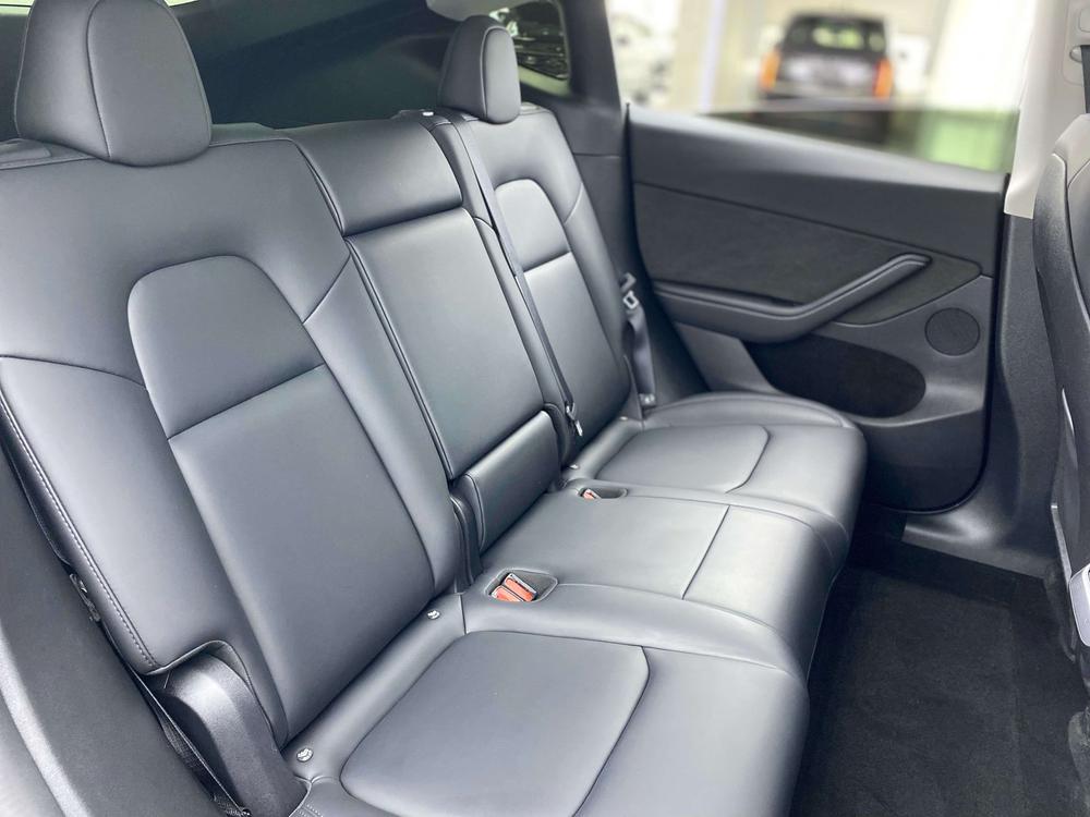 Tesla Model Y 2024 car image #29