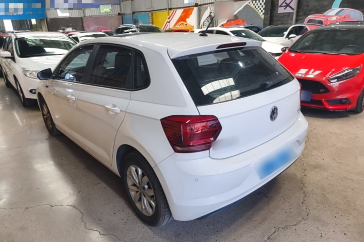 Volkswagen Polo 2019 car image #5