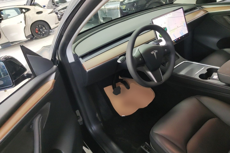Tesla Model Y 2021 #16 Tesla Model Y 2021 car image #16