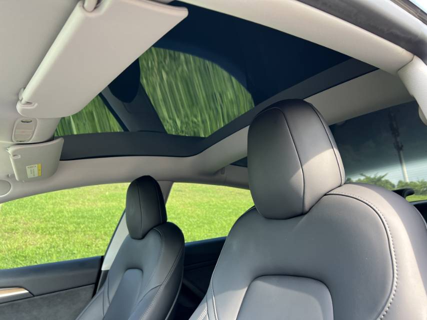 Tesla Model 3 2023 car image #11