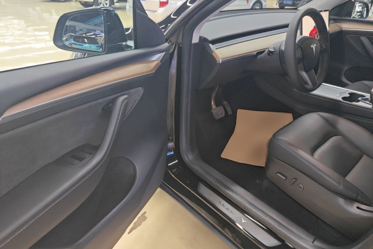 Tesla Model Y 2022 #12 Tesla Model Y 2022 car image #12