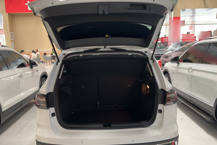 Volkswagen Tharu 2024 car image #27