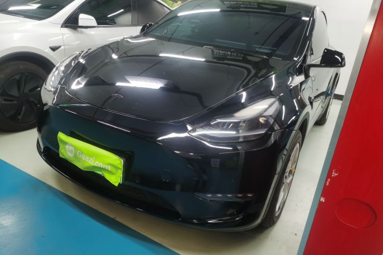 Tesla Model Y 2023 #2 Tesla Model Y 2023 car image #2