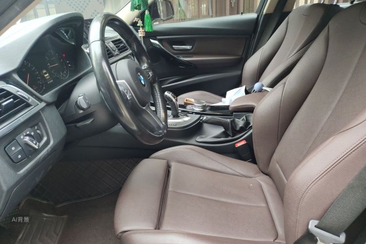 BMW 3 Series 2018 car image #17