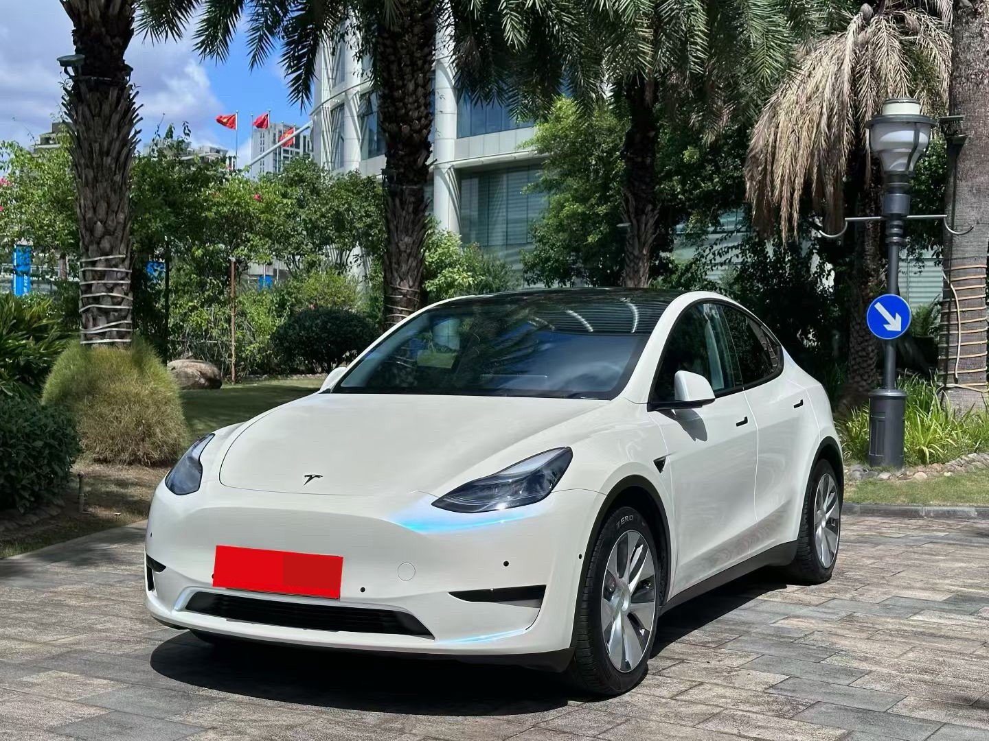 Tesla Model Y 2022 car image 