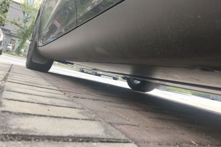 Tesla Model Y 2023 car image #21