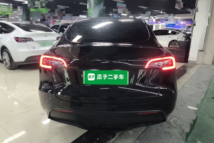 Tesla Model Y 2022 #4 Tesla Model Y 2022 car image #4