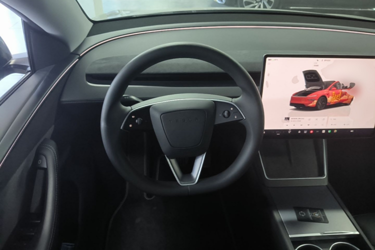 Tesla Model Y 2025 #15 Tesla Model Y 2025 car image #15