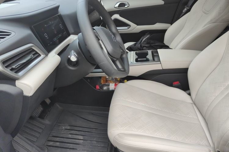BYD YuanUP 2025 #15 BYD YuanUP 2025 car image #15