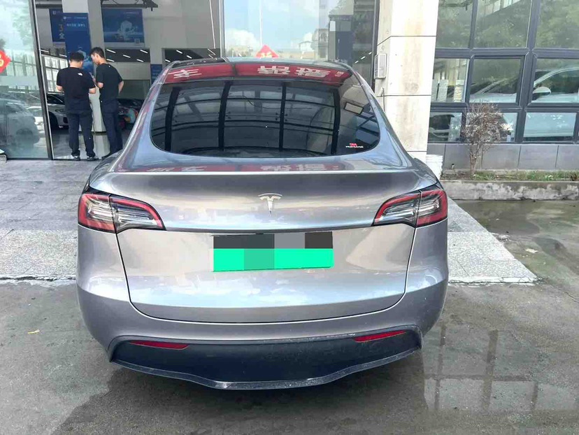 Tesla Model Y 2024 #6 Tesla Model Y 2024 صورة سيارة #6