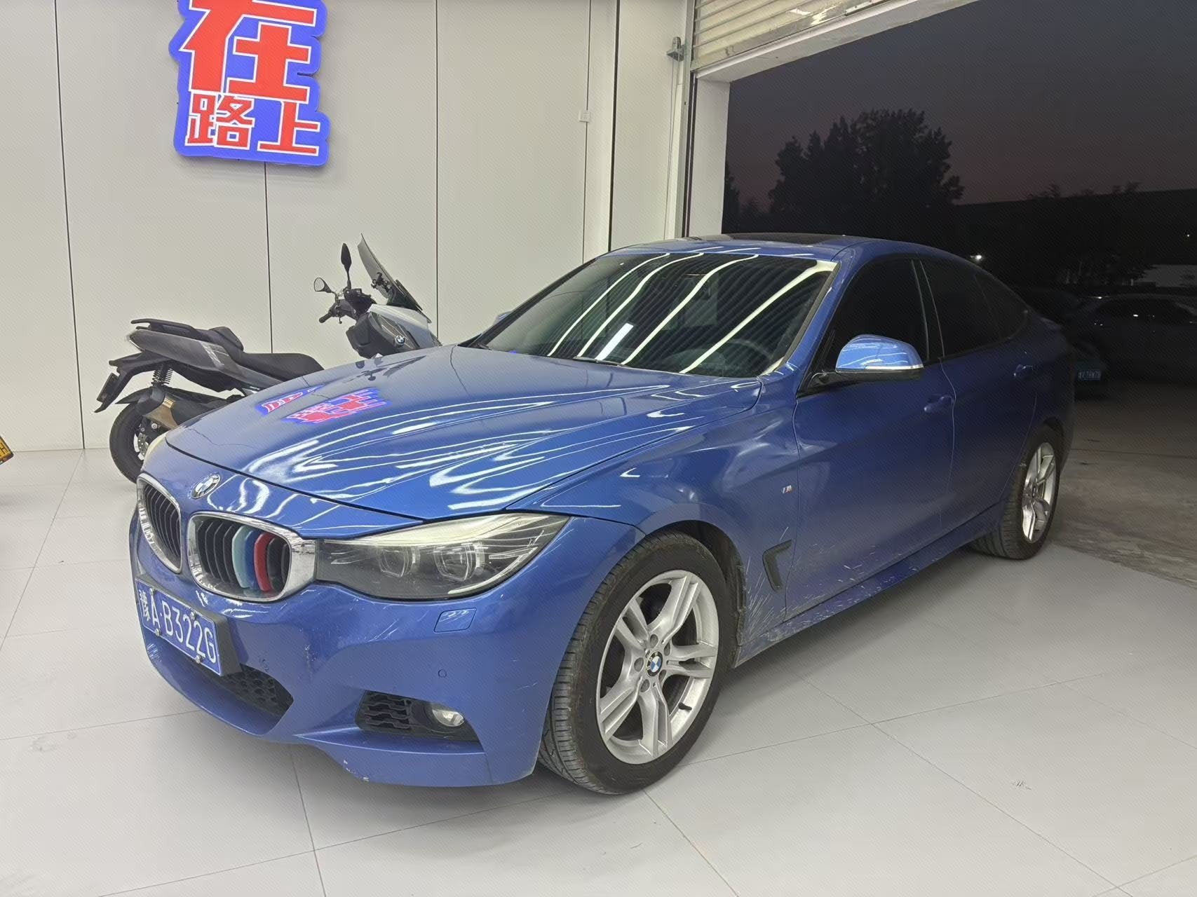 BMW 3 Series GT 2017 BMW 3 Series GT 2017 car image