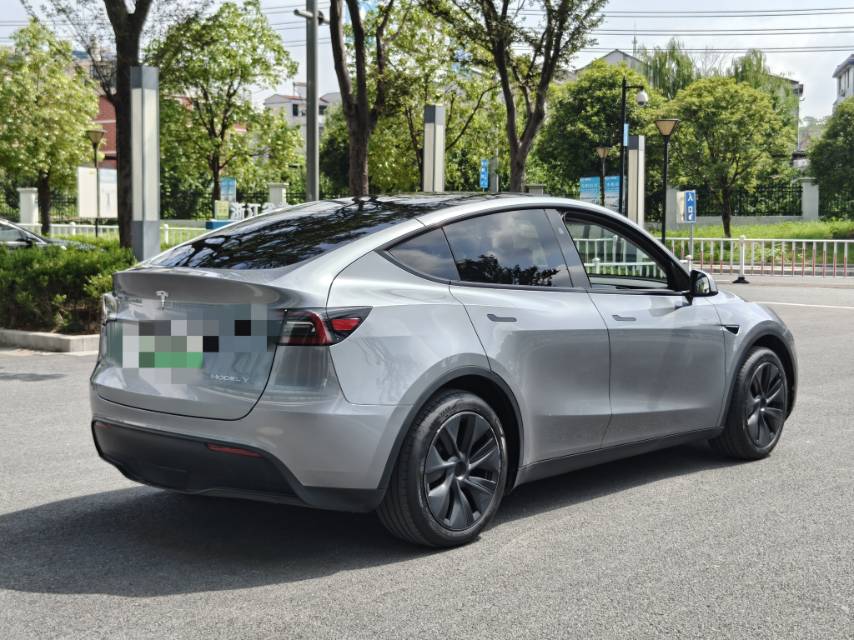 Tesla Model Y 2024 #3 Tesla Model Y 2024 immagine di auto #3