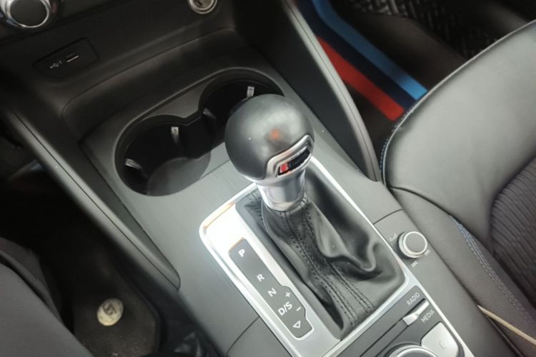Audi A3 2018 car image #14