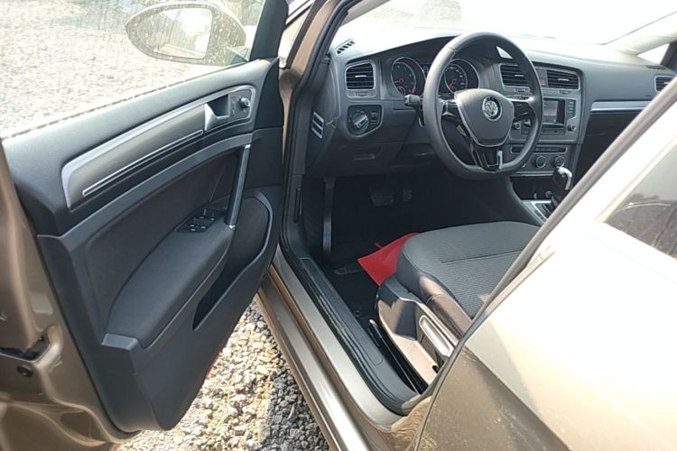 Volkswagen Golf 2016 car image #16