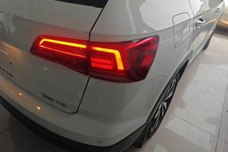 Volkswagen Tharu 2021 car image #8