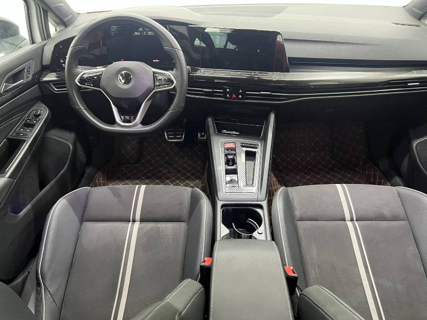 Volkswagen Golf 2023 car image #15