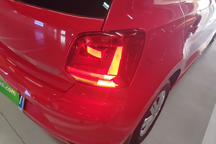 Volkswagen Polo 2017 car image #8